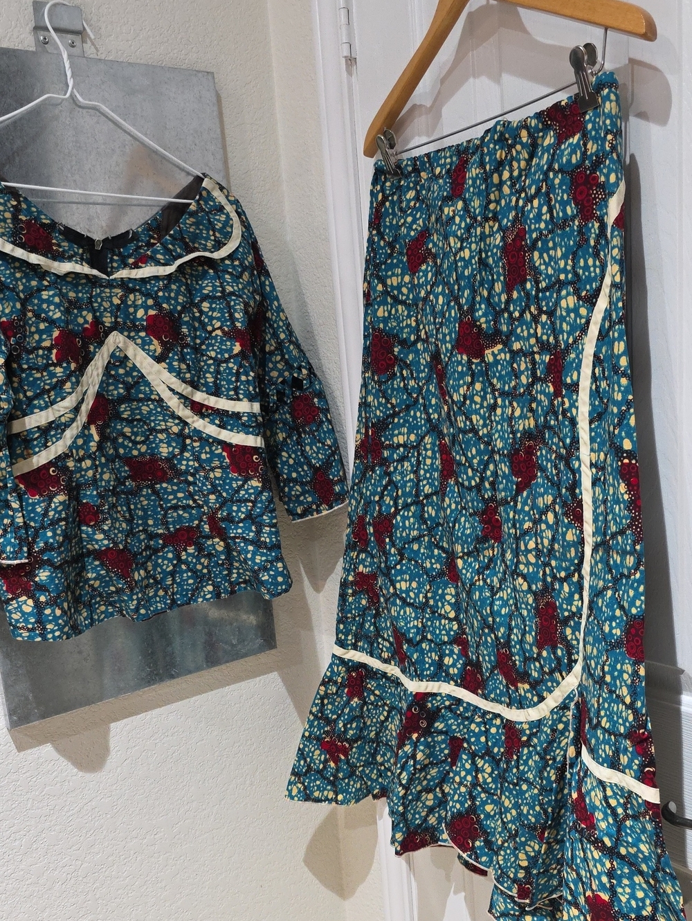 Vintage Teal Floral Two-Piece Skirt  Set with Cream Trim Size M